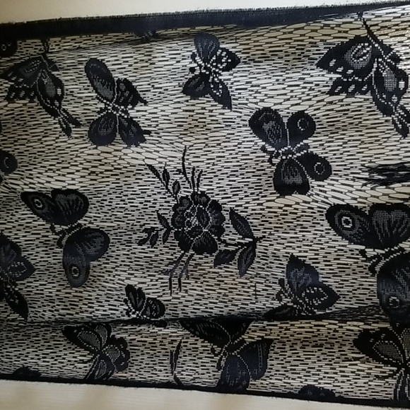 Black butterfly shawl 🦋 - Picture 7 of 8